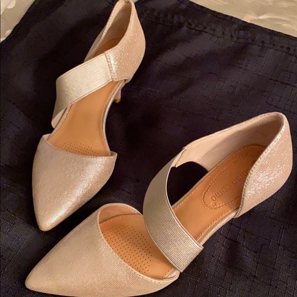 Gold shoes